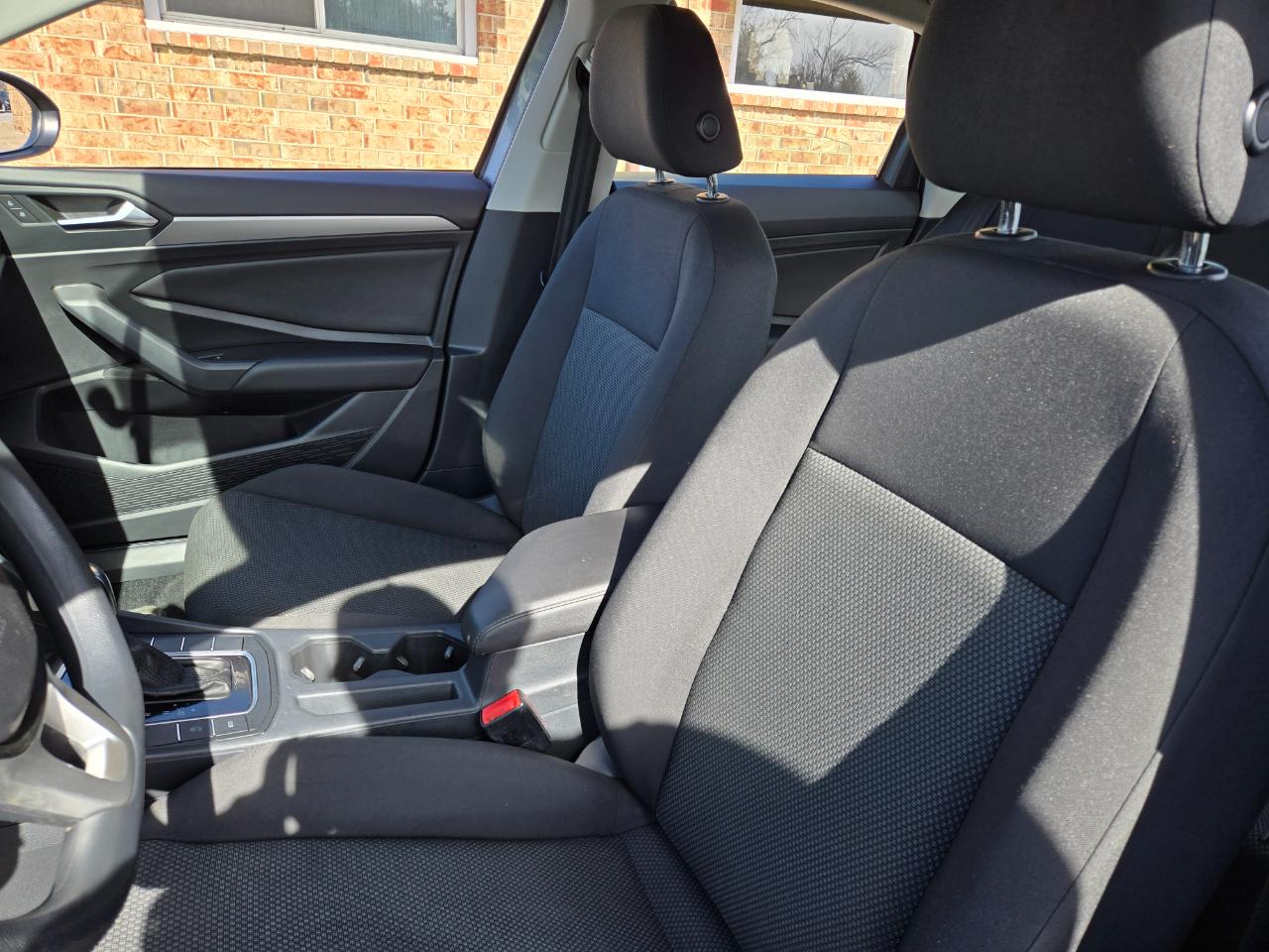 Volkswagen Jetta R-Line Auto w/SULEV 2019