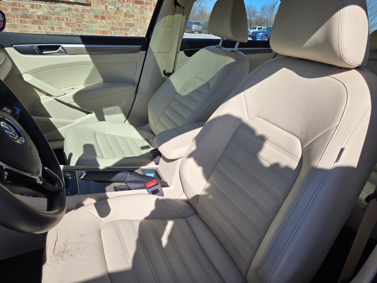 Volkswagen Passat 1.8T SEL Premium Auto 2017