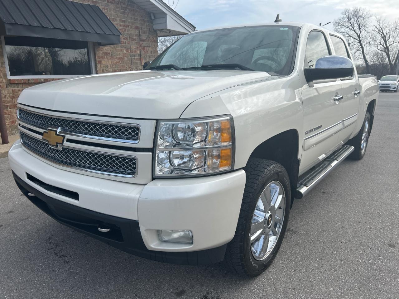 2013 Chevrolet Silverado 1500 4WD Crew Cab 143.5" LTZ
