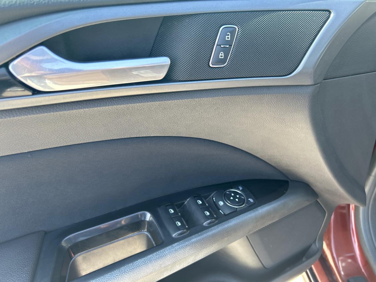 Ford Fusion 4dr Sdn SE FWD 2015