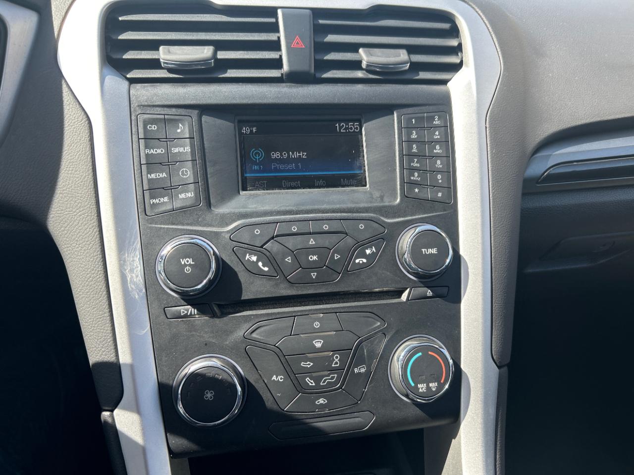 Ford Fusion 4dr Sdn SE FWD 2015