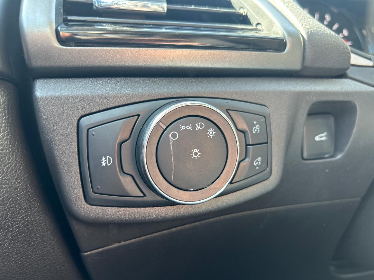 Ford Fusion 4dr Sdn SE FWD 2015