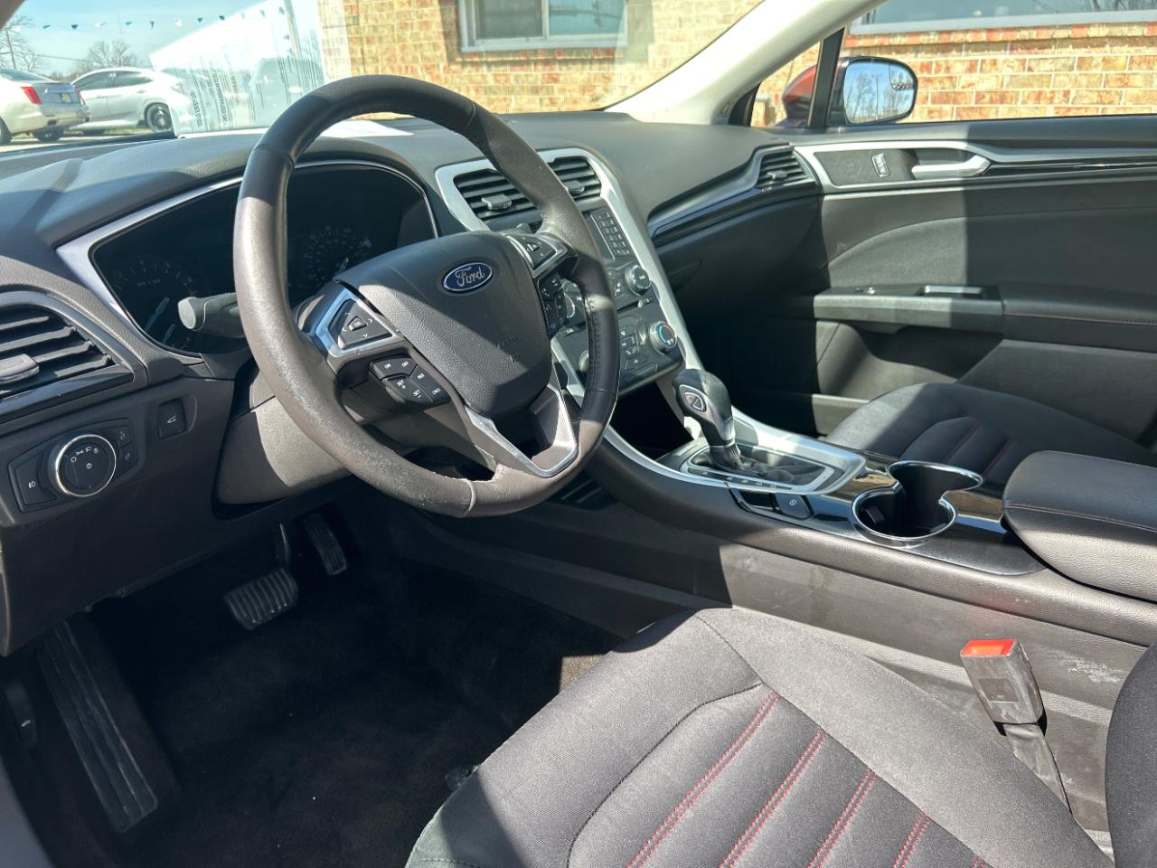 Ford Fusion 4dr Sdn SE FWD 2015