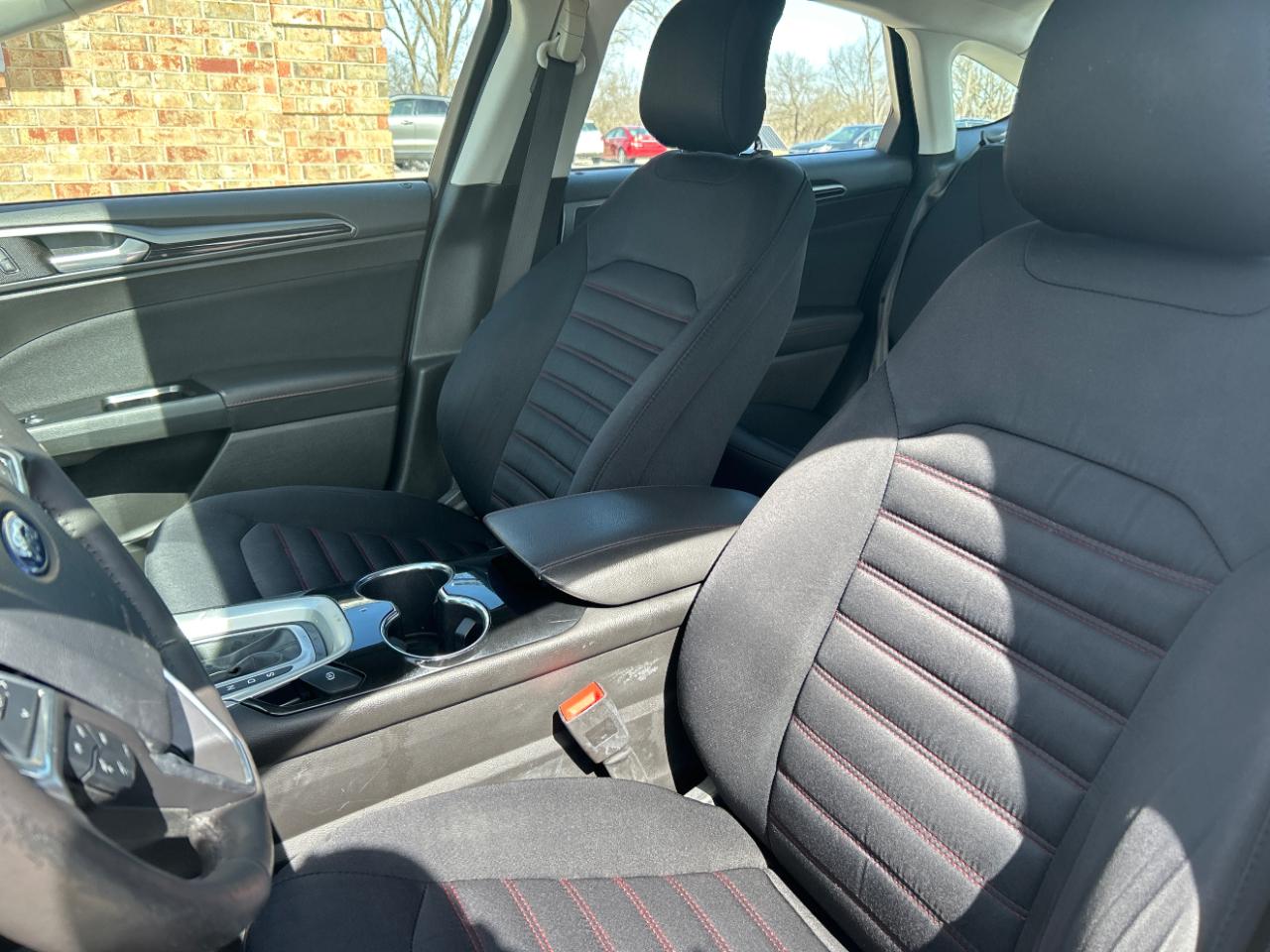 Ford Fusion 4dr Sdn SE FWD 2015