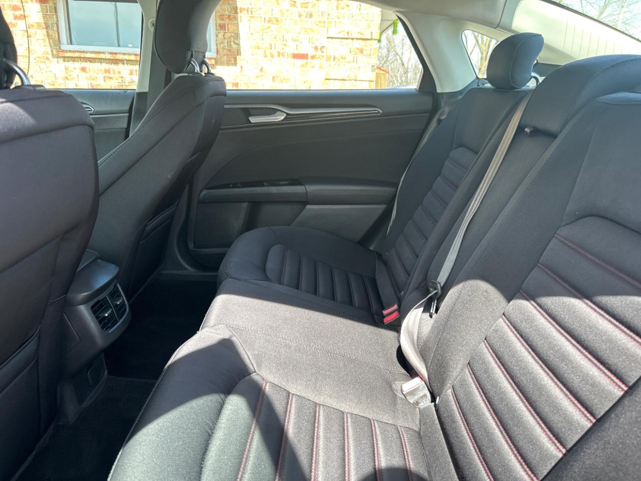 Ford Fusion 4dr Sdn SE FWD 2015