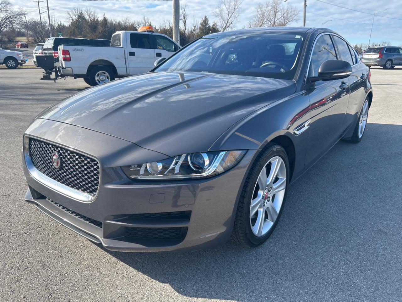 2017 Jaguar XE 25t Prestige RWD
