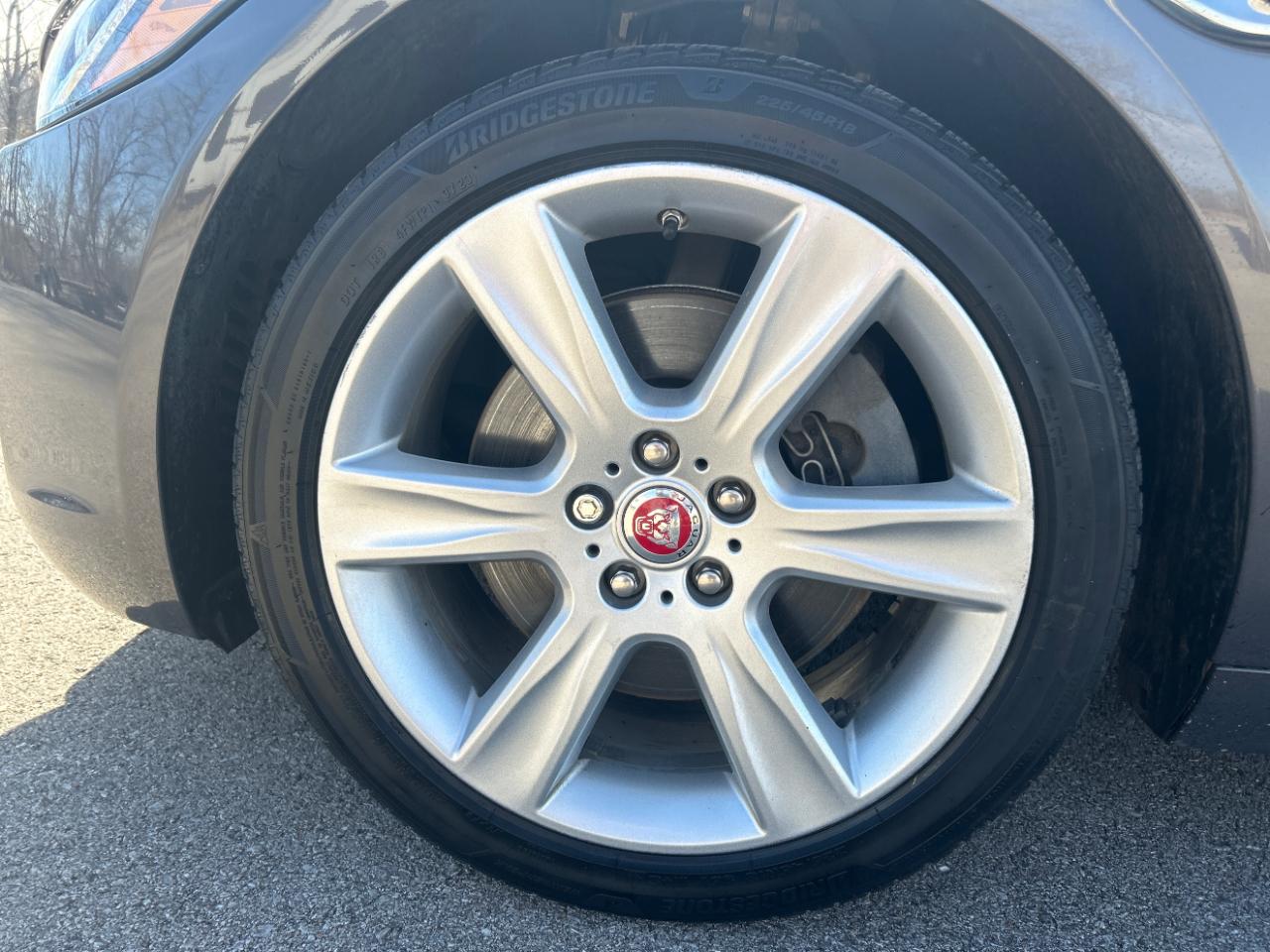 Jaguar XE 25t Prestige RWD 2017