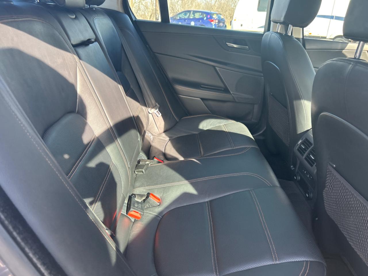 Jaguar XE 25t Prestige RWD 2017