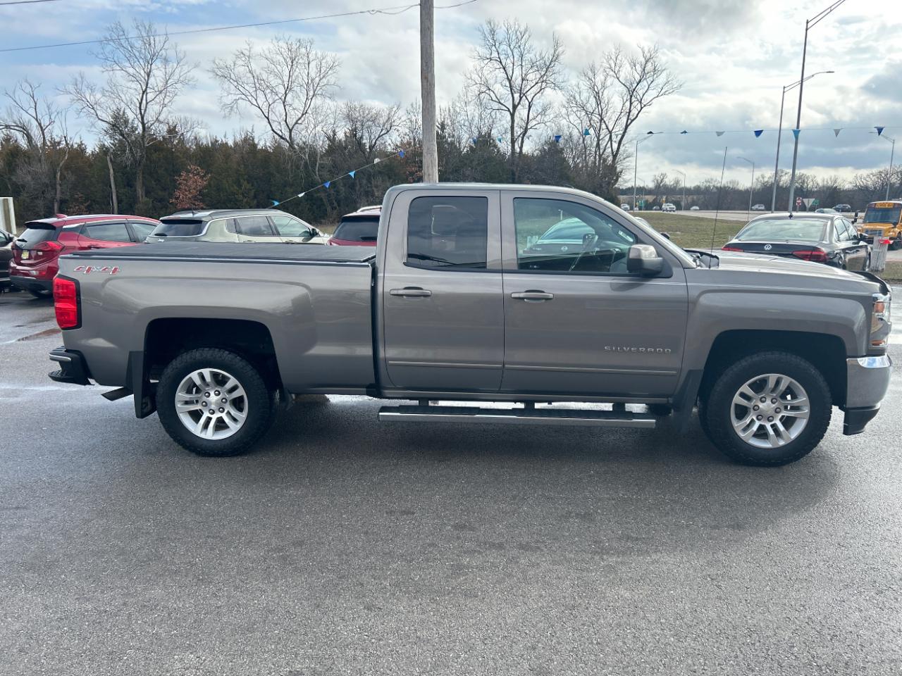 Chevrolet Silverado 1500 4WD Double Cab 143.5" LT w/1LT 2017