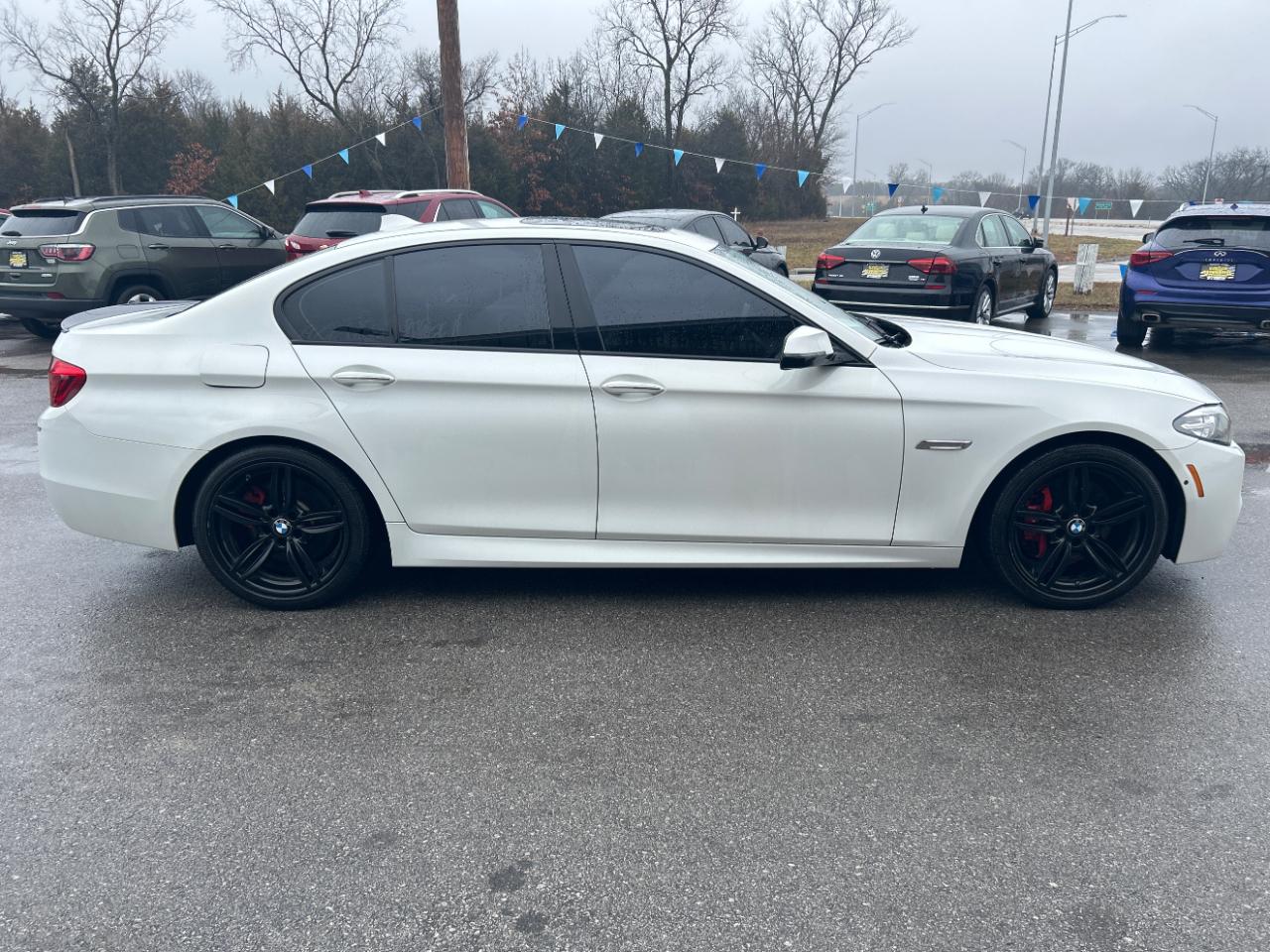 BMW 5 Series 4dr Sdn 550i xDrive AWD 2016