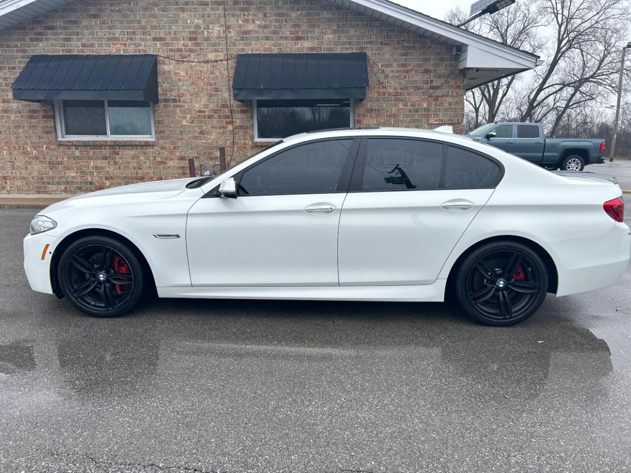 BMW 5 Series 4dr Sdn 550i xDrive AWD 2016