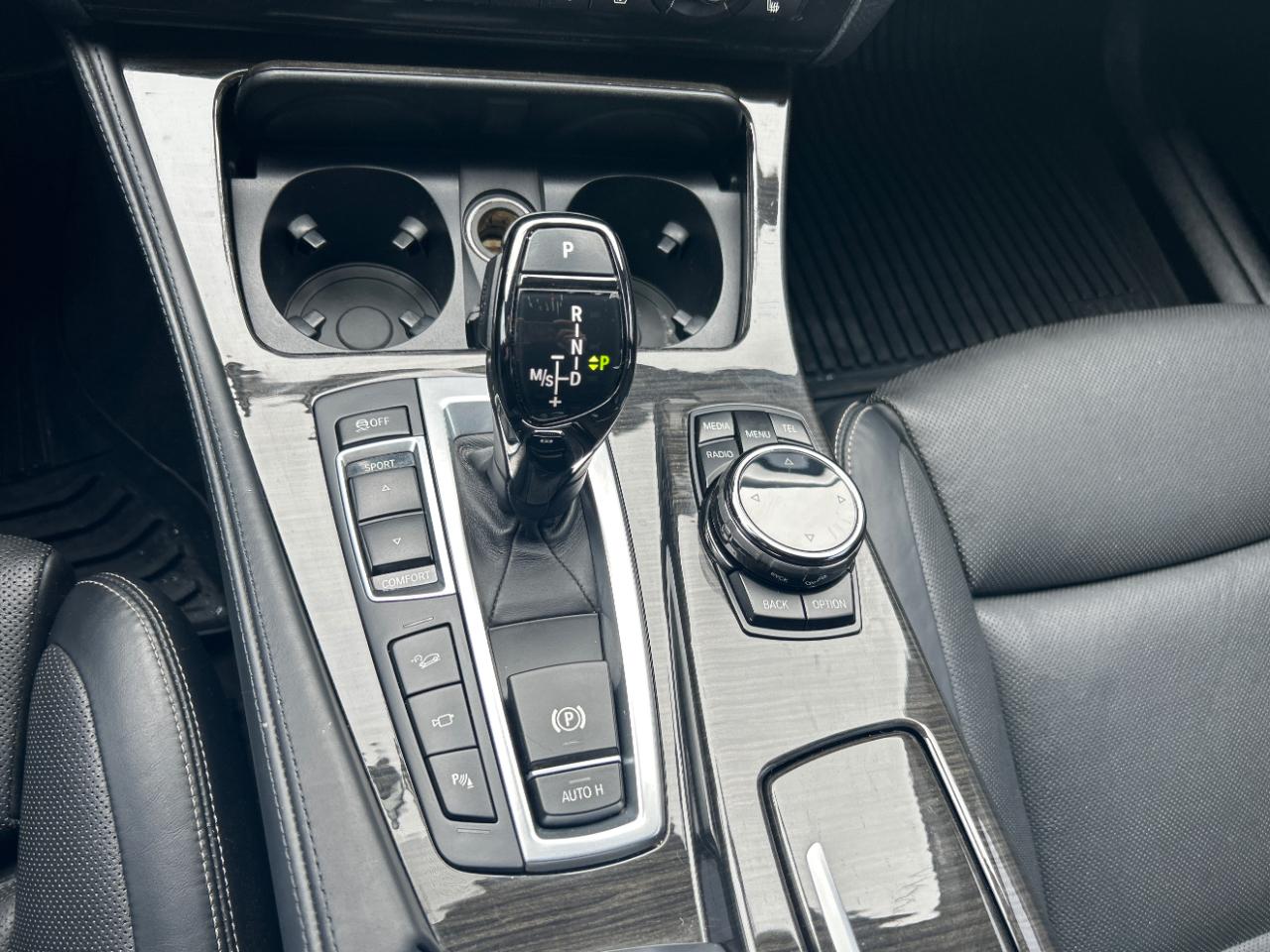 BMW 5 Series 4dr Sdn 550i xDrive AWD 2016