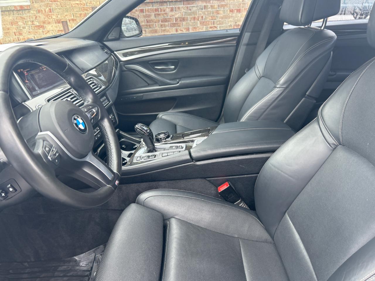 BMW 5 Series 4dr Sdn 550i xDrive AWD 2016