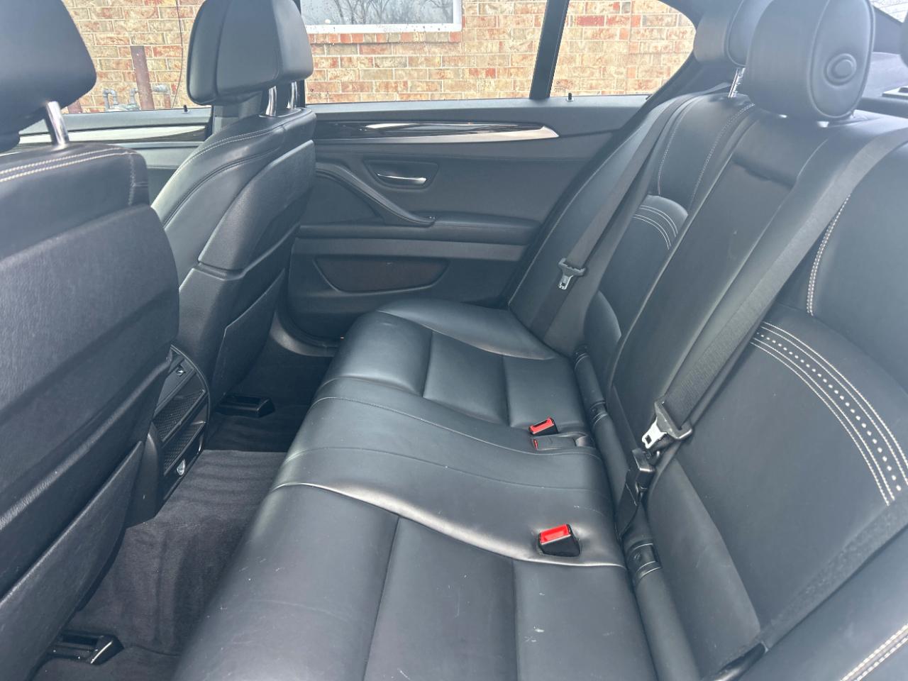 BMW 5 Series 4dr Sdn 550i xDrive AWD 2016