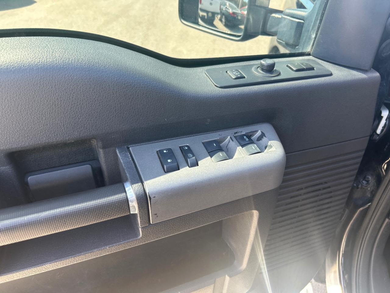 Ford Super Duty F-250 SRW 4WD Crew Cab 156" XL 2012