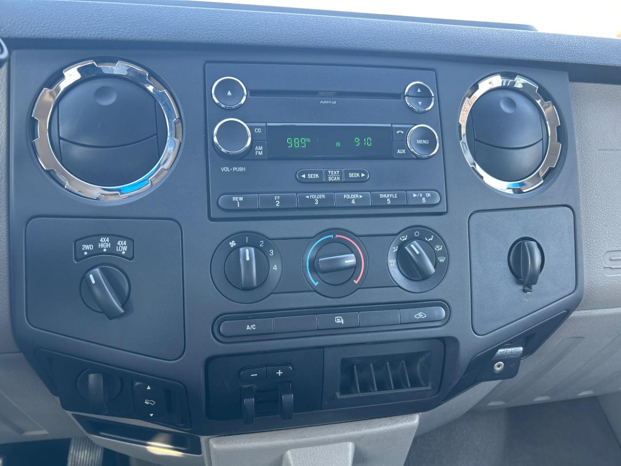 Ford Super Duty F-250 SRW 4WD Crew Cab 156" XL 2009