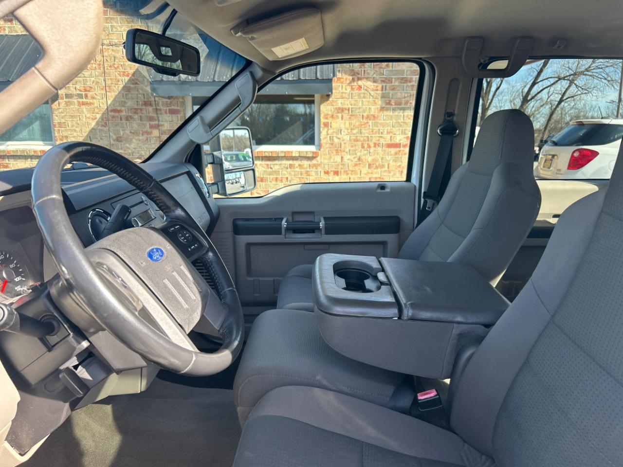 Ford Super Duty F-250 SRW 4WD Crew Cab 156" XL 2009