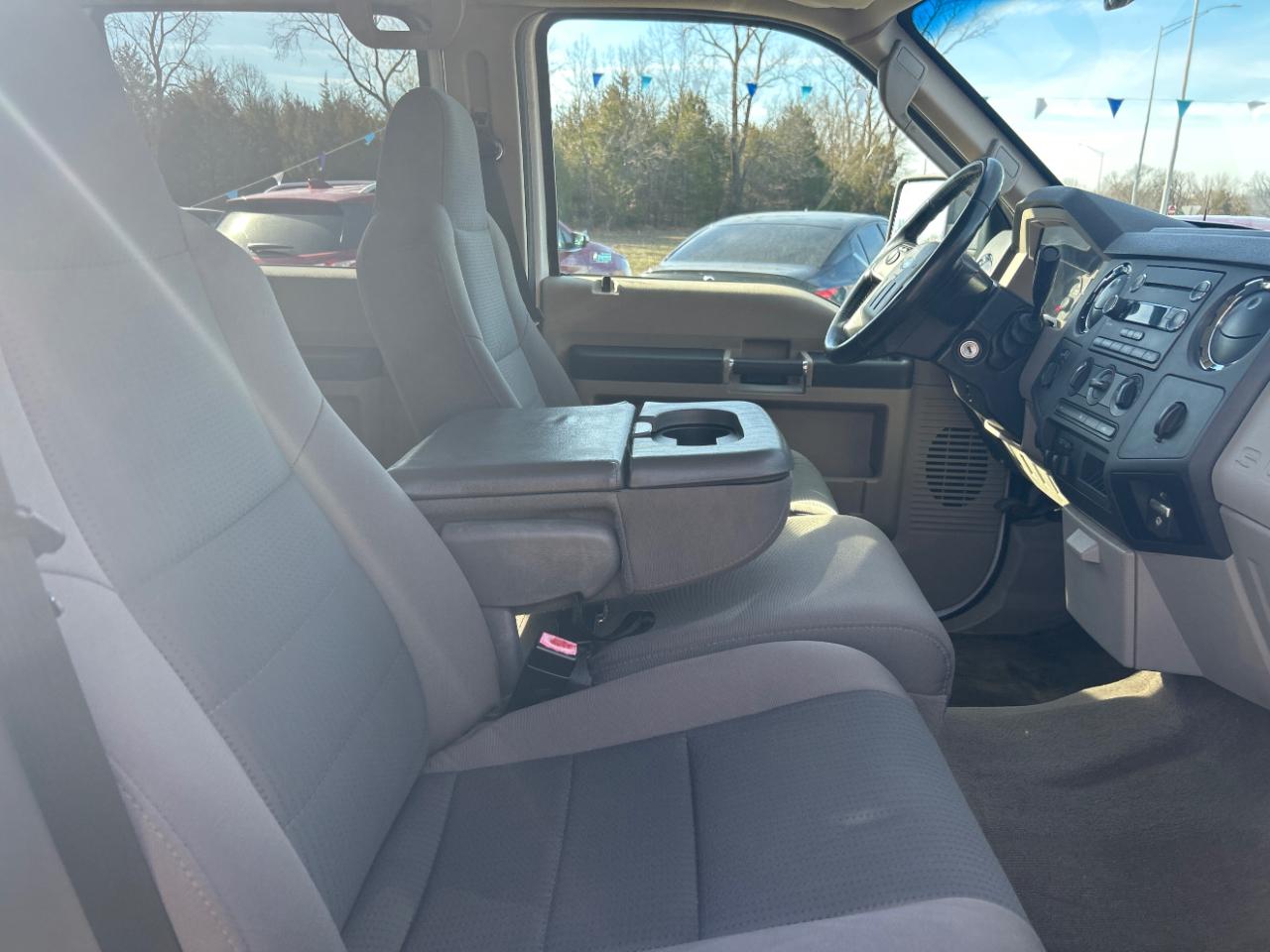 Ford Super Duty F-250 SRW 4WD Crew Cab 156" XL 2009