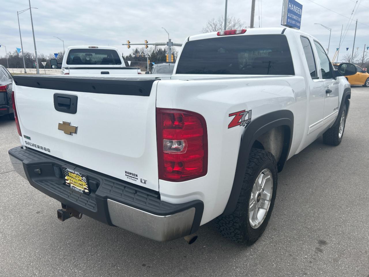 Chevrolet Silverado 1500 4WD Ext Cab 143.5" LT 2011