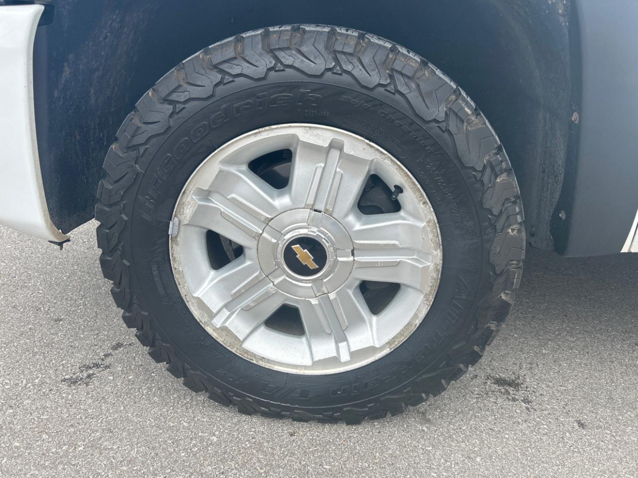 Chevrolet Silverado 1500 4WD Ext Cab 143.5" LT 2011