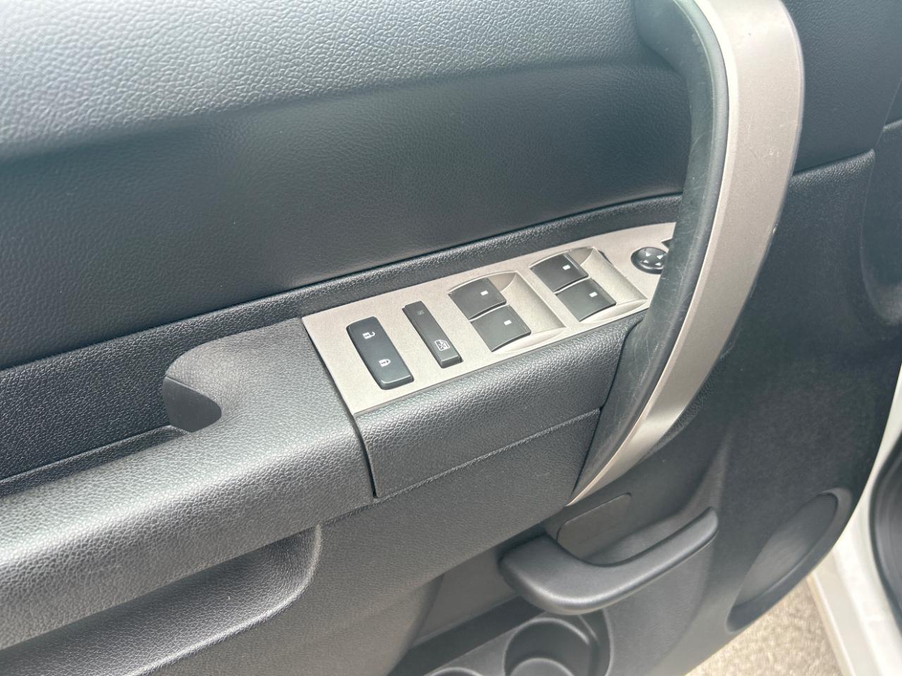 Chevrolet Silverado 1500 4WD Ext Cab 143.5" LT 2011