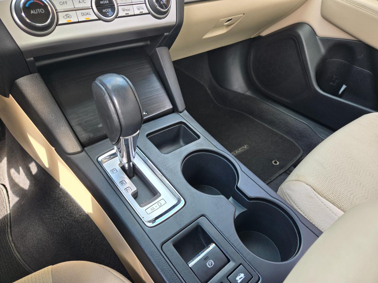 Subaru Legacy 4dr Sdn 2.5i Premium 2015