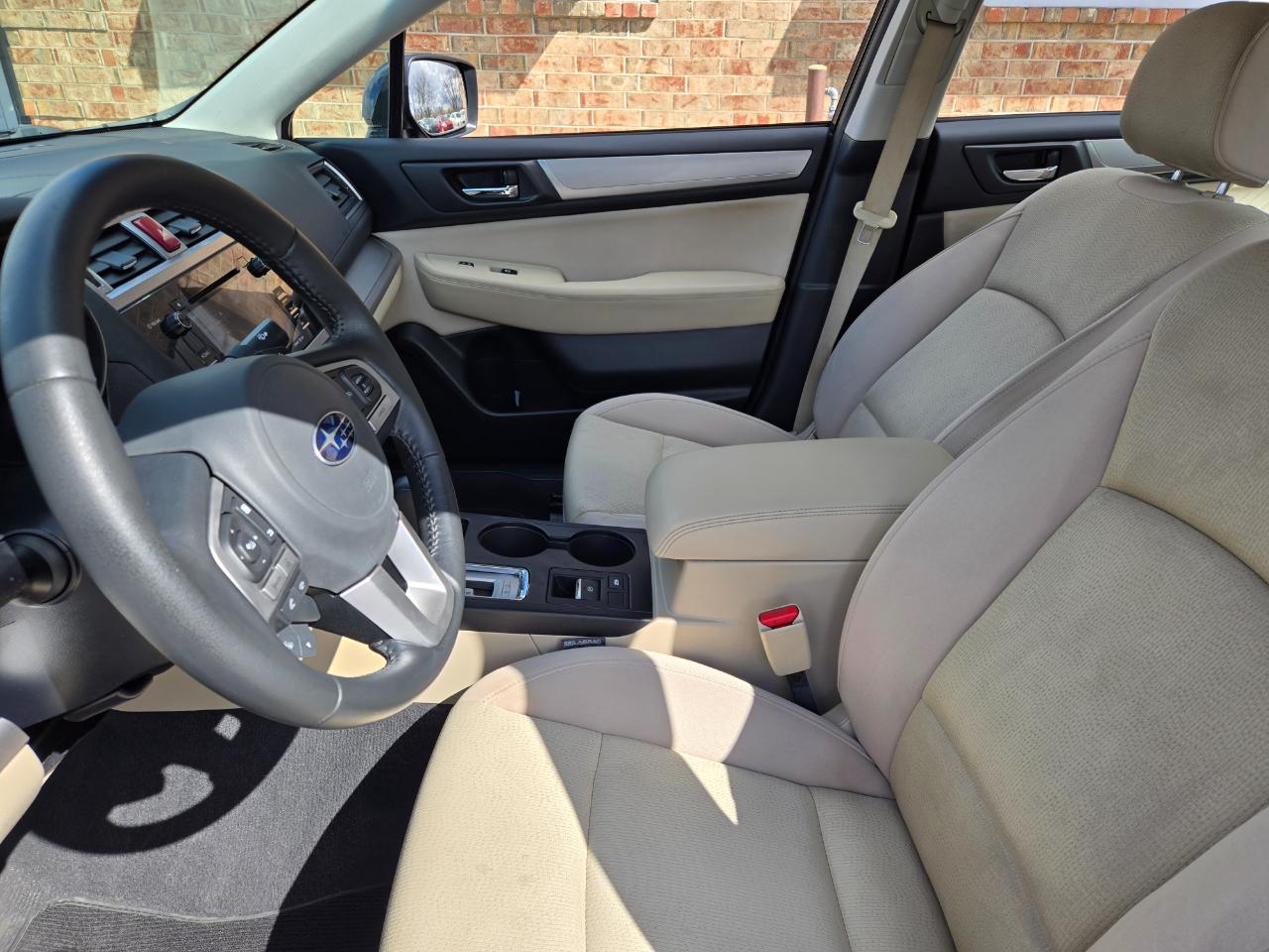 Subaru Legacy 4dr Sdn 2.5i Premium 2015