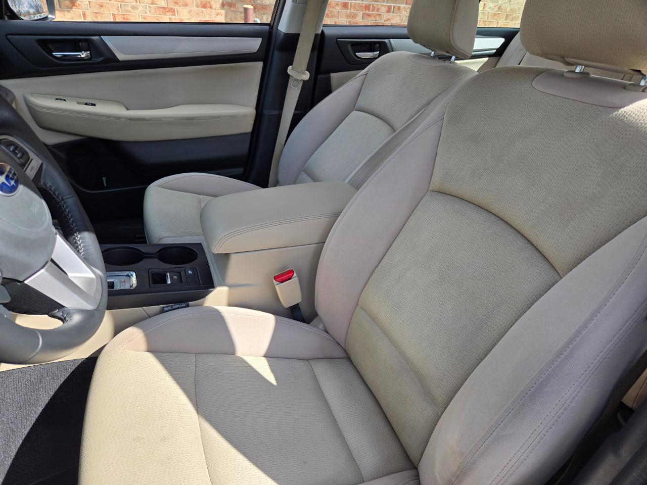 Subaru Legacy 4dr Sdn 2.5i Premium 2015