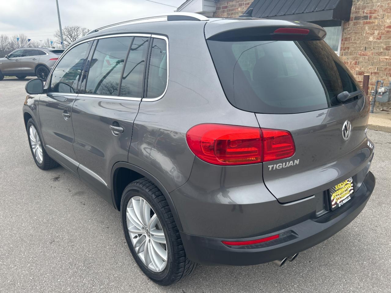 Volkswagen Tiguan 2WD 4dr Auto S 2012