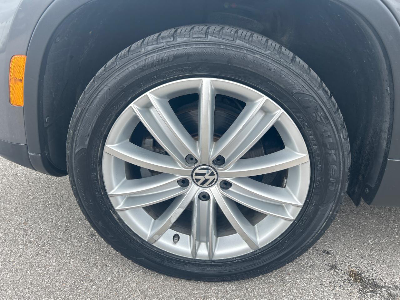 Volkswagen Tiguan 2WD 4dr Auto S 2012