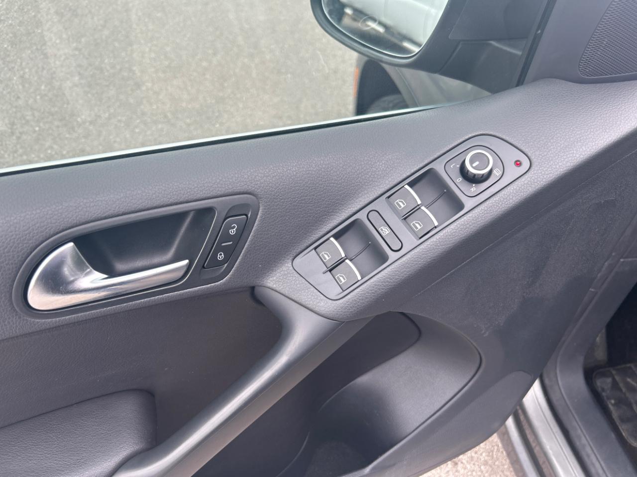 Volkswagen Tiguan 2WD 4dr Auto S 2012