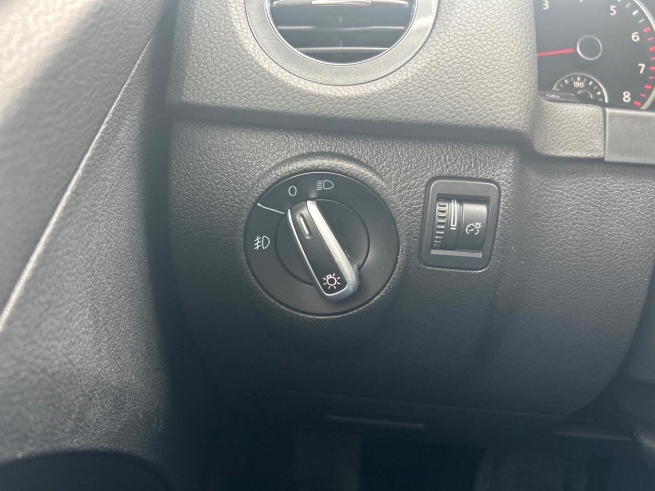 Volkswagen Tiguan 2WD 4dr Auto S 2012