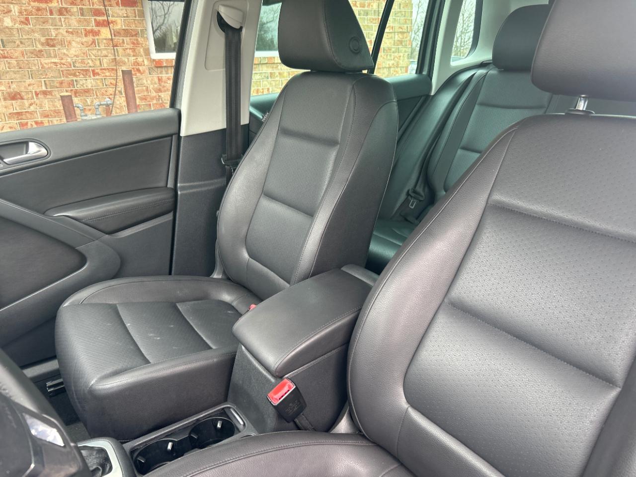 Volkswagen Tiguan 2WD 4dr Auto S 2012