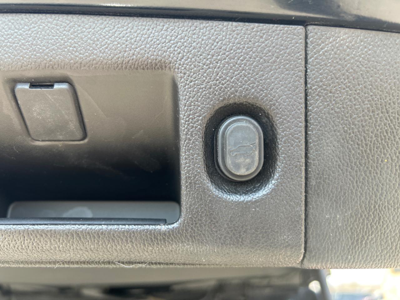 Chevrolet Tahoe 2WD 4dr LTZ 2015