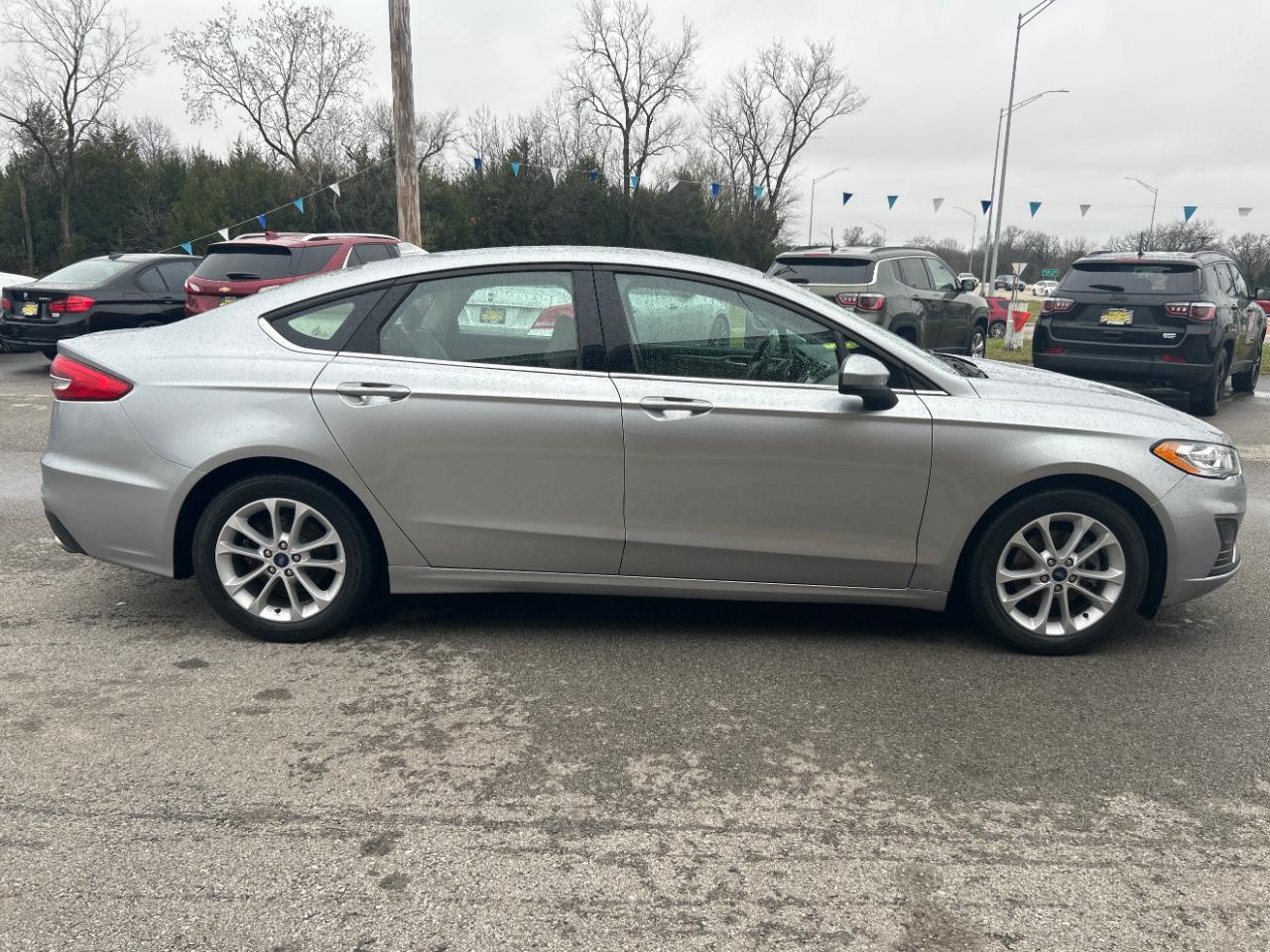 Ford Fusion SE FWD 2020