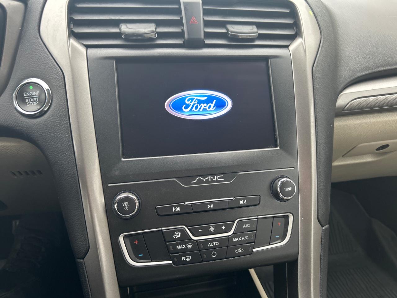 Ford Fusion SE FWD 2020