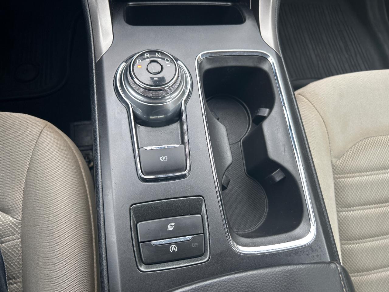 Ford Fusion SE FWD 2020