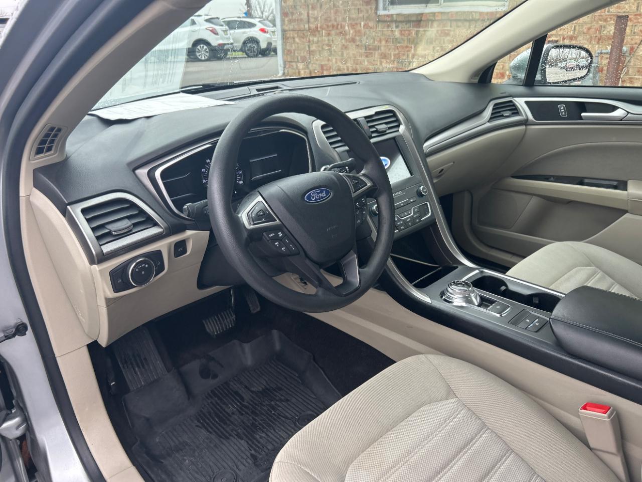 Ford Fusion SE FWD 2020