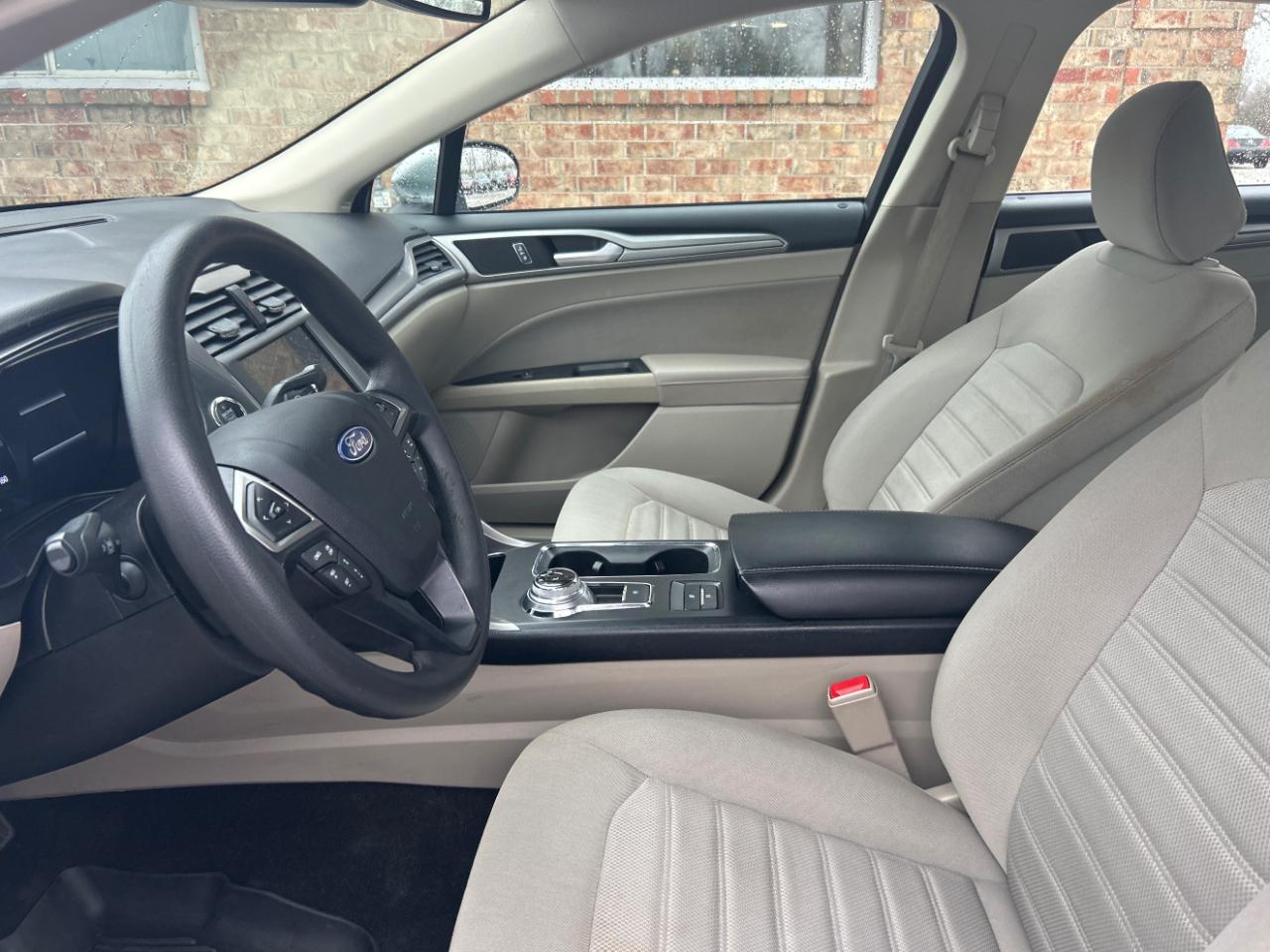 Ford Fusion SE FWD 2020