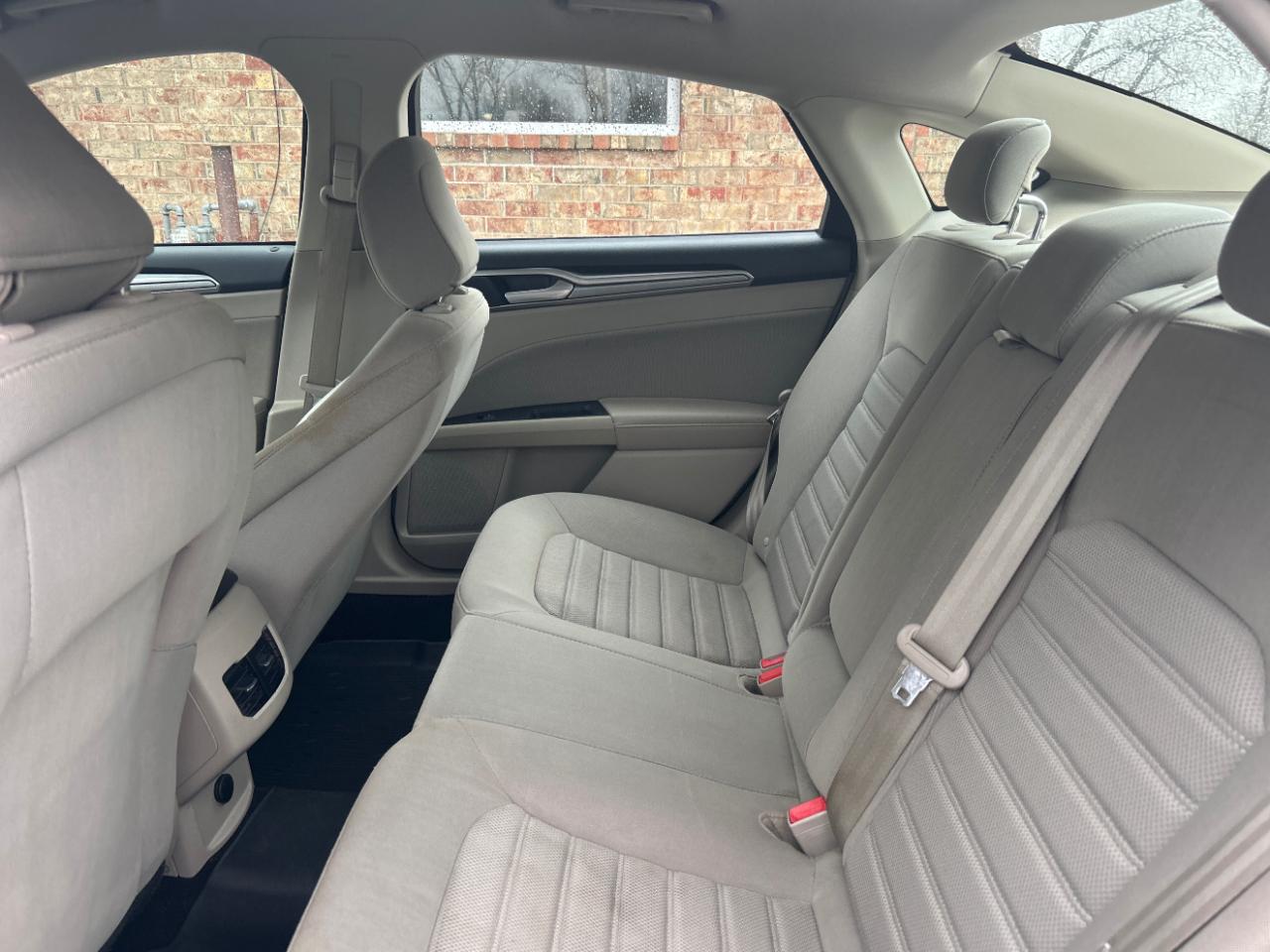 Ford Fusion SE FWD 2020