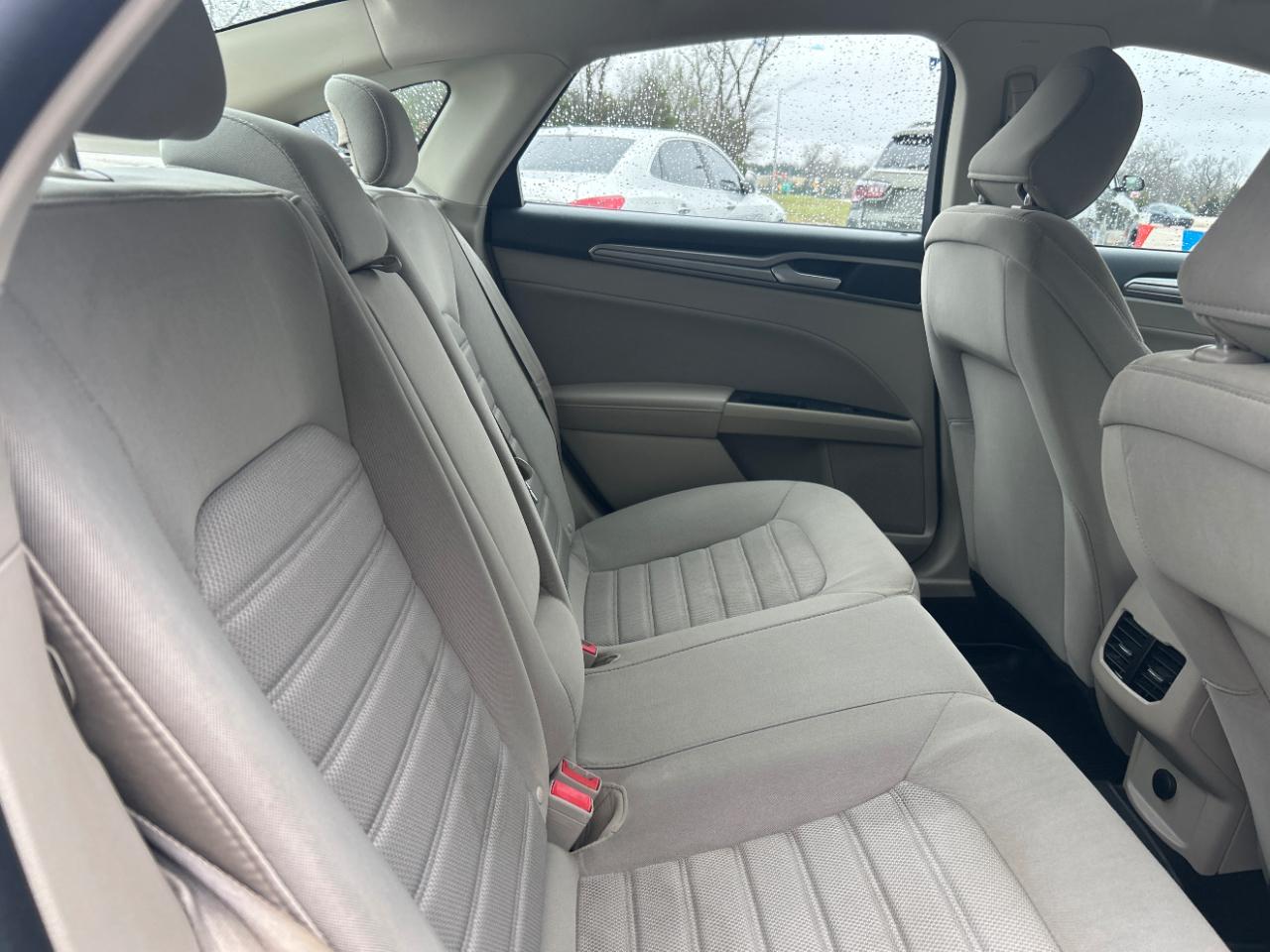 Ford Fusion SE FWD 2020