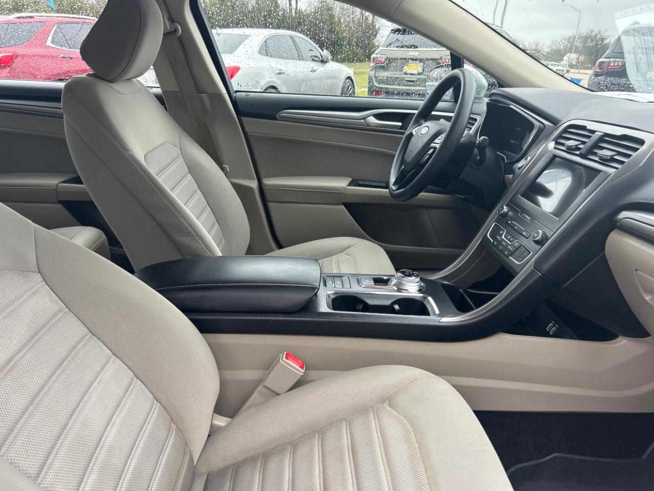 Ford Fusion SE FWD 2020