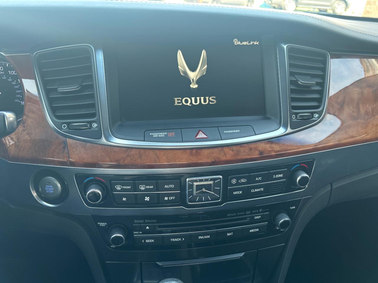 Hyundai Equus 4dr Sdn Signature 2014