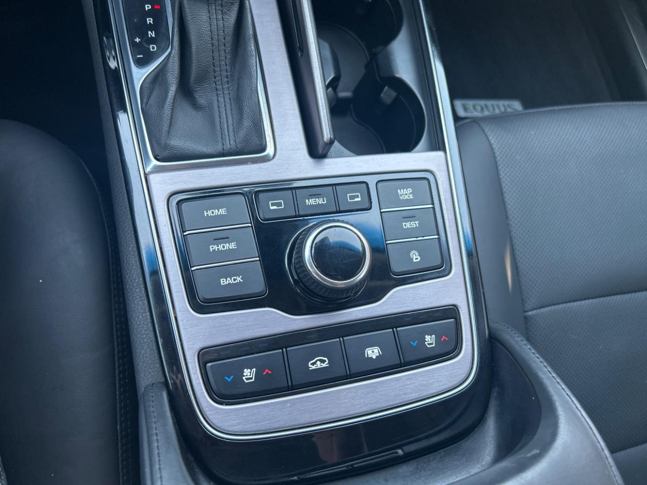 Hyundai Equus 4dr Sdn Signature 2014