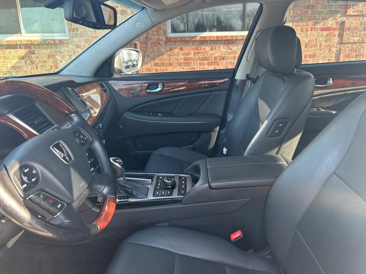 Hyundai Equus 4dr Sdn Signature 2014