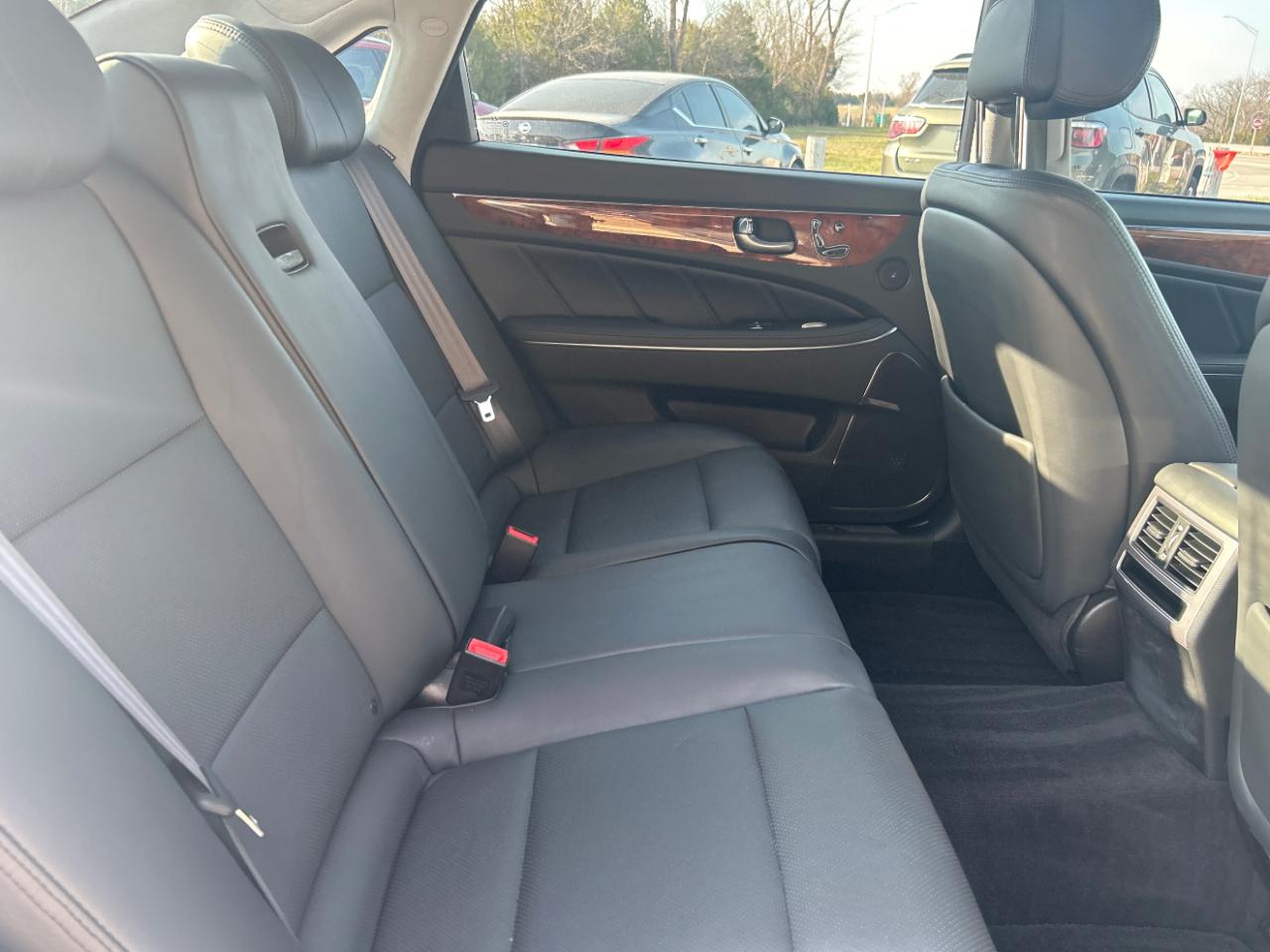 Hyundai Equus 4dr Sdn Signature 2014