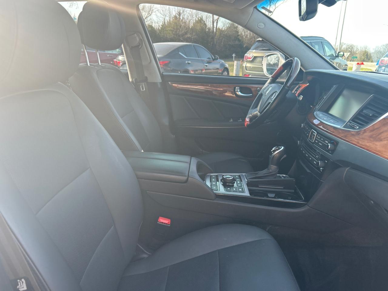 Hyundai Equus 4dr Sdn Signature 2014