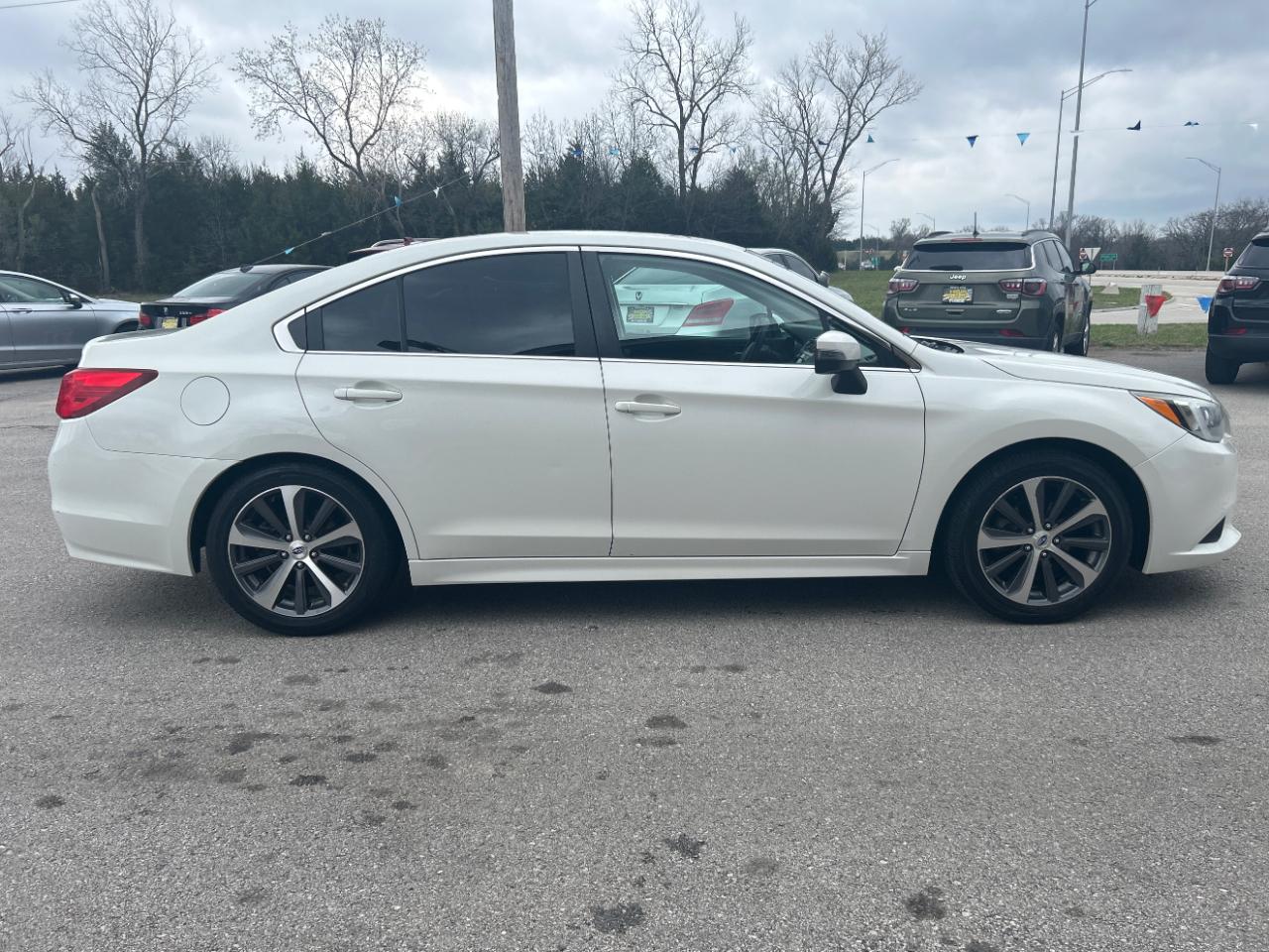 Subaru Legacy 4dr Sdn 2.5i Limited 2015