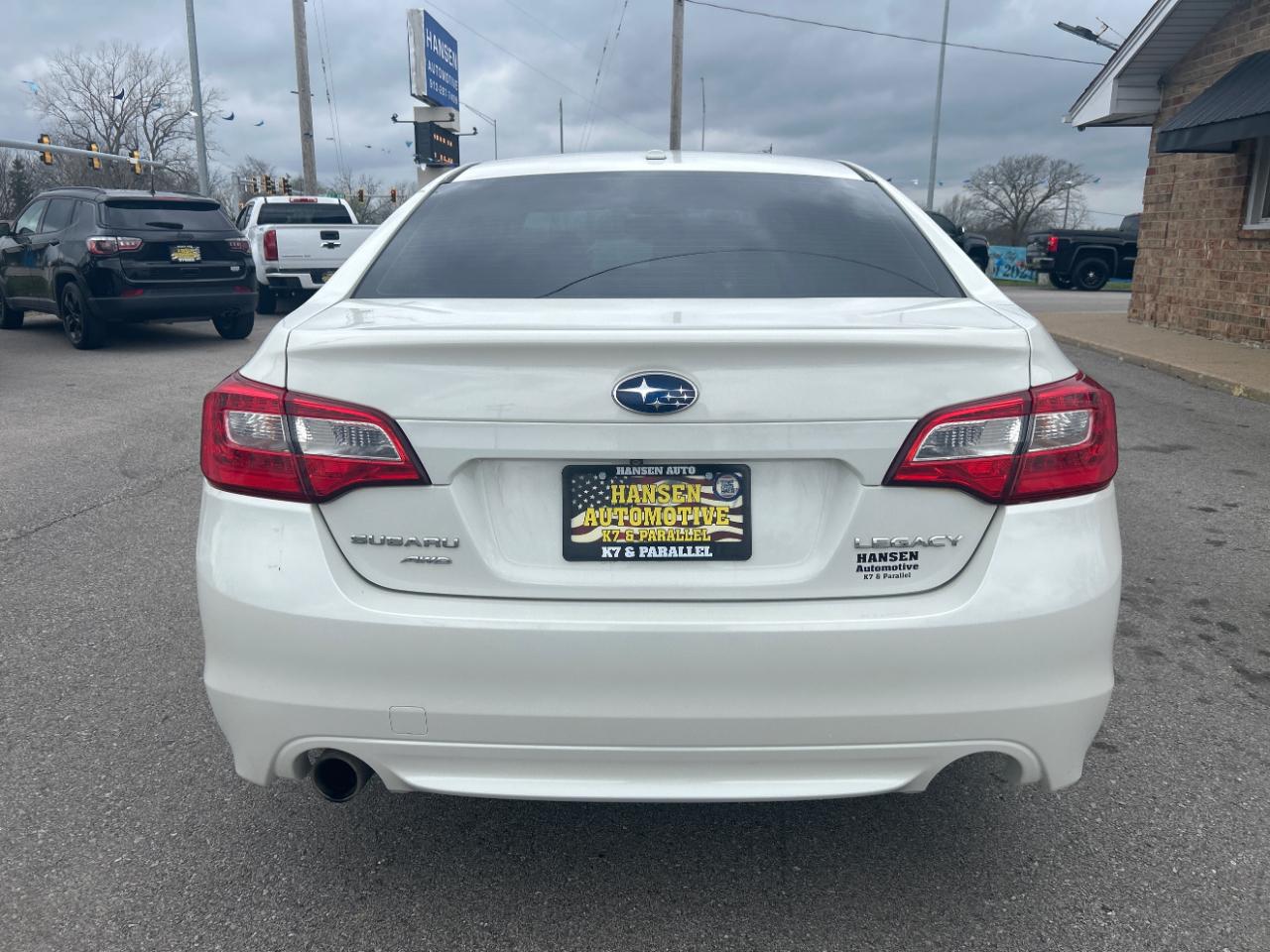 Subaru Legacy 4dr Sdn 2.5i Limited 2015