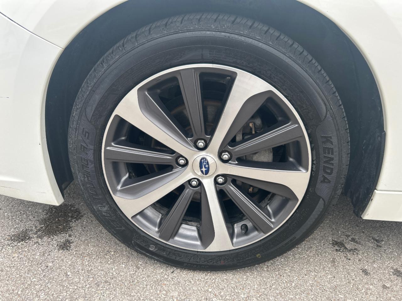 Subaru Legacy 4dr Sdn 2.5i Limited 2015